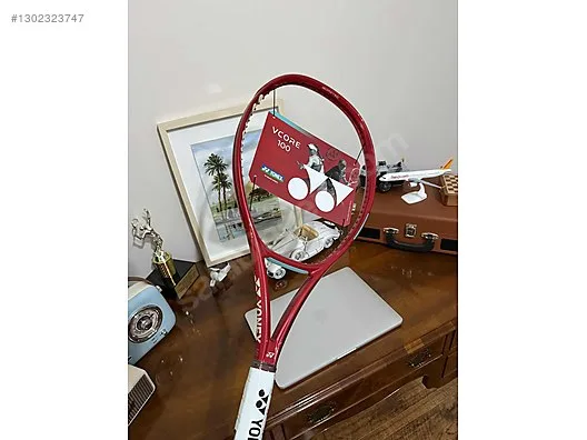 Yonex Vcore 100 L3 300 gr Ruby Red 2026 Tenis Raketi