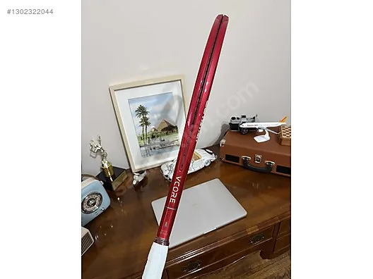 Yonex Vcore 280 gr 100L L1 Ruby Red 2026 Tenis Raketi