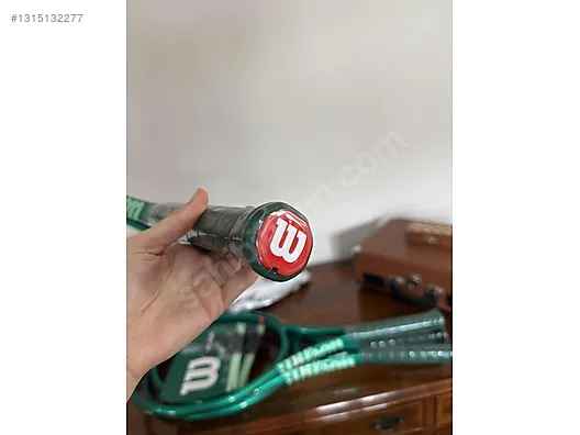 2026 Wilson Blade 100 v10 300 gr L3 Tenis Raketi