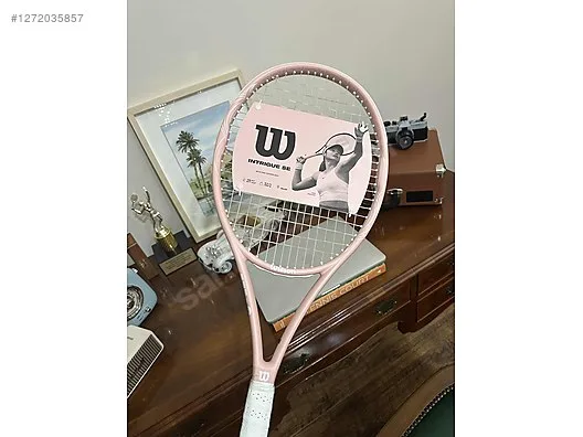 Wilson Pembe Tenis Raketi Özel Seri Intrigue SE L1 ve L2