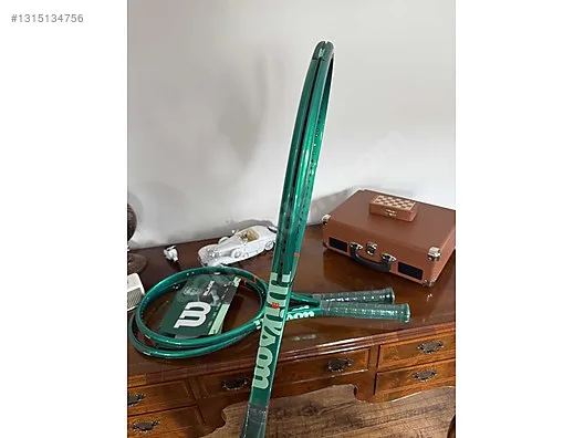 Wilson Blade v10 285 gr L2 100L Tenis Raketi