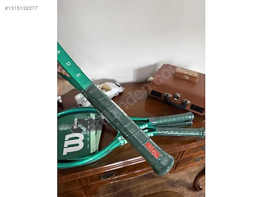 2026 Wilson Blade 100 v10 300 gr L3 Tenis Raketi
