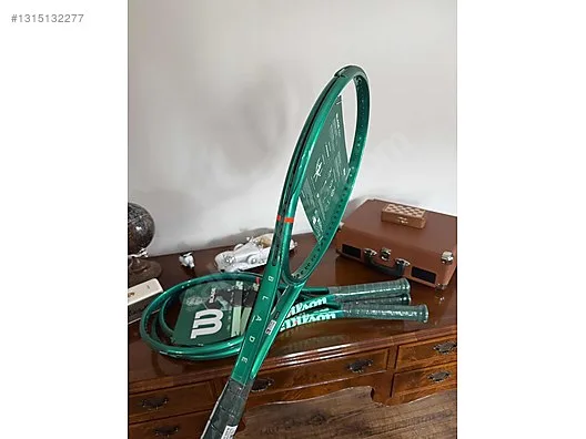 2026 Wilson Blade 100 v10 300 gr L3 Tenis Raketi